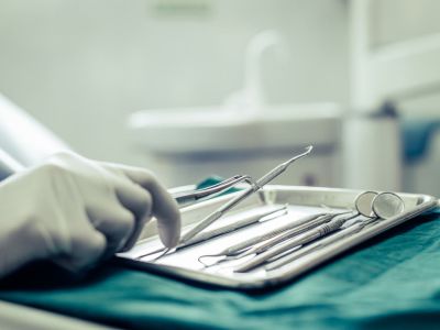 Kiedy usunąć ósemki – wskazania, przebieg zabiegu i regeneracja po ekstrakcji
