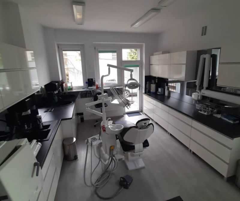 Naturalny olejek do masażu i świece w gabinecie Patrycji Michalskiej w Grudziądzu